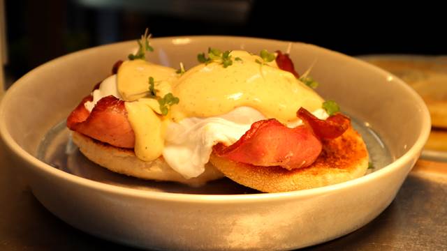 Eggs Benedict